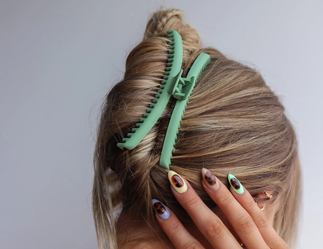 Matte Midi Hold Everything Claw