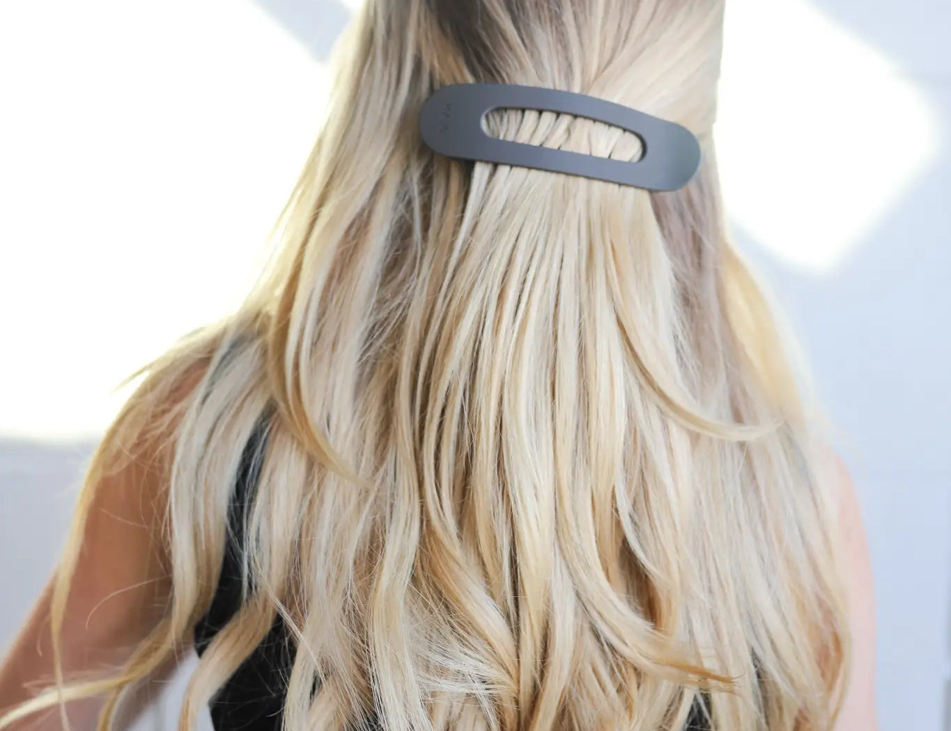 Oversized Matte Lay down Claw