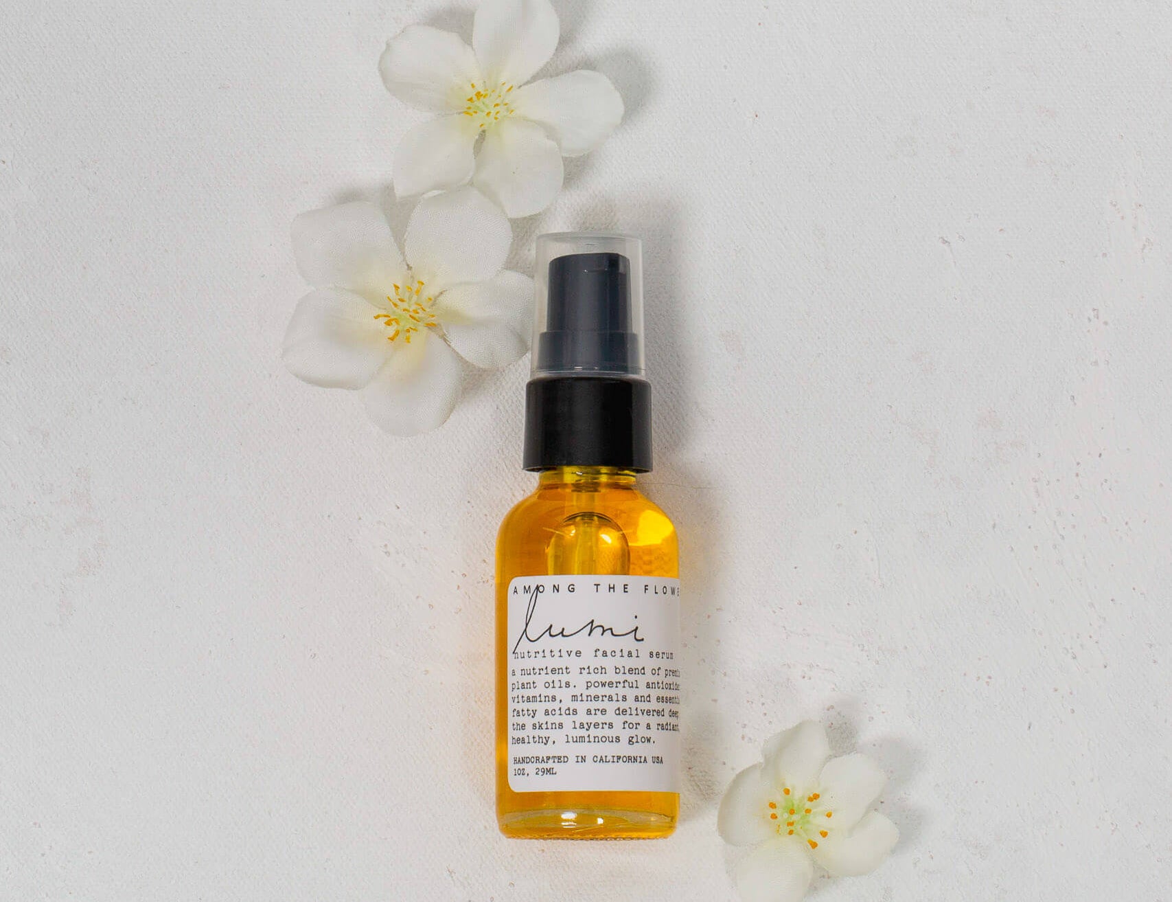 Lumi Facial Serum. Packed with naturally occurring antioxidants, amino acids, Vitamin A and c. A deeply moisturizing oil that softens skin. For heightened nutrient delivery pair with Rose Petal Hydrosol to tone and one of our cleansing alternatives to cleanse skin for optimum skin health.