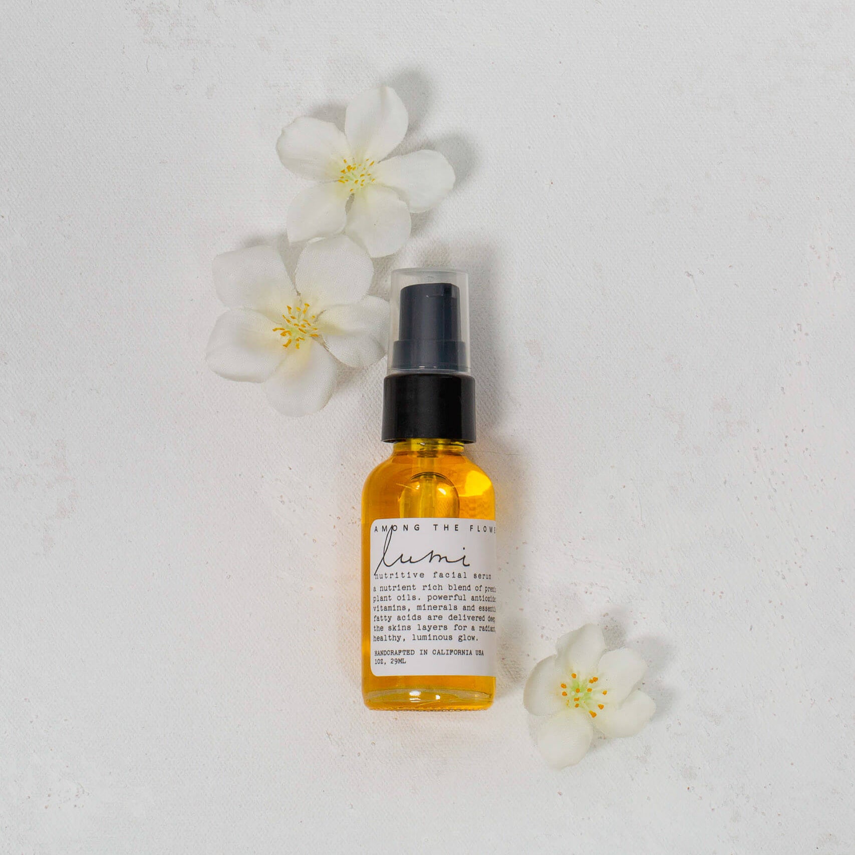 Lumi Facial Serum. Packed with naturally occurring antioxidants, amino acids, Vitamin A and c. A deeply moisturizing oil that softens skin. For heightened nutrient delivery pair with Rose Petal Hydrosol to tone and one of our cleansing alternatives to cleanse skin for optimum skin health.