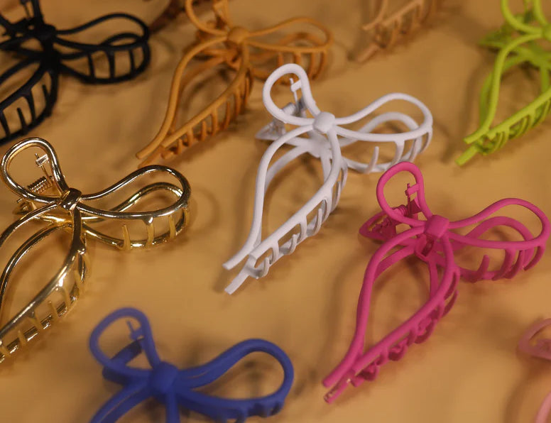 The Metal Bow Claw