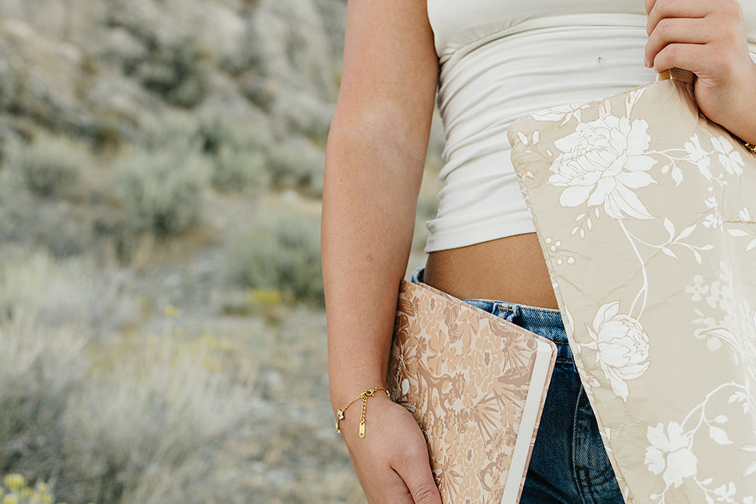Desert Sol Carryall Tote in Canyon Rose with the matching Canyon Rose hardcover notebook