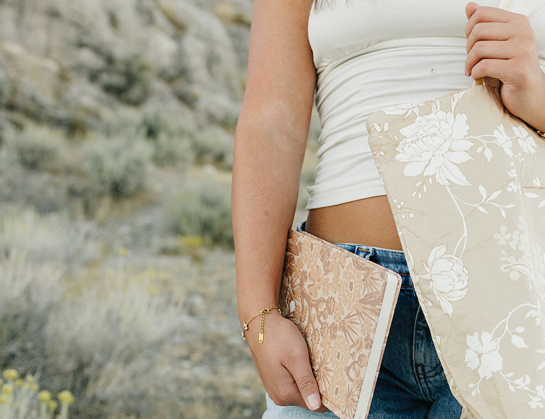 Desert Sol Carryall Tote in Canyon Rose with the matching Canyon Rose hardcover notebook