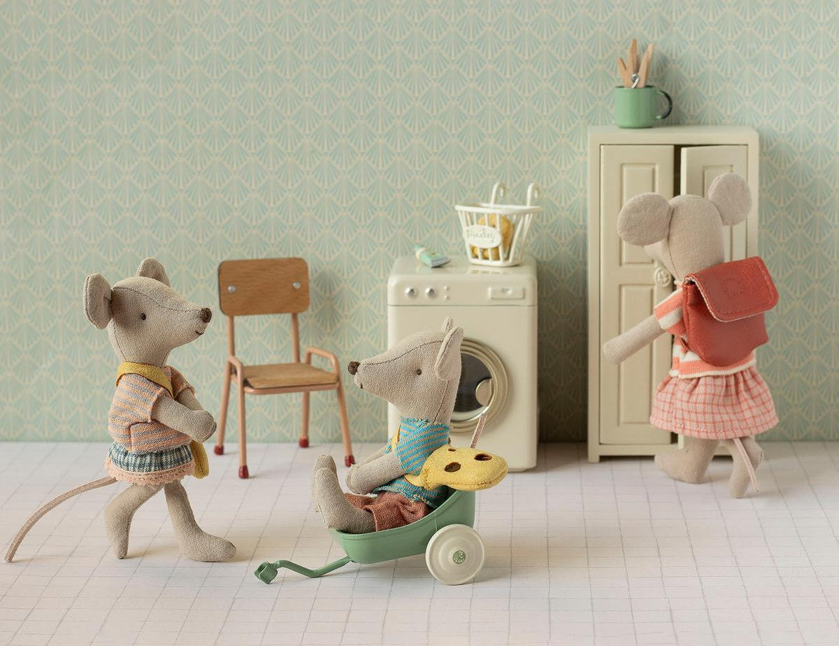 Maileg Little Sister Mouse, with Bag, second view