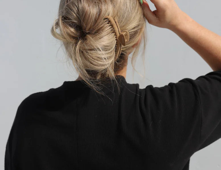 Matte Midi Hold Everything Claw