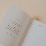 Papier My Daily Planner Wonder open to the goal-setting instructions page