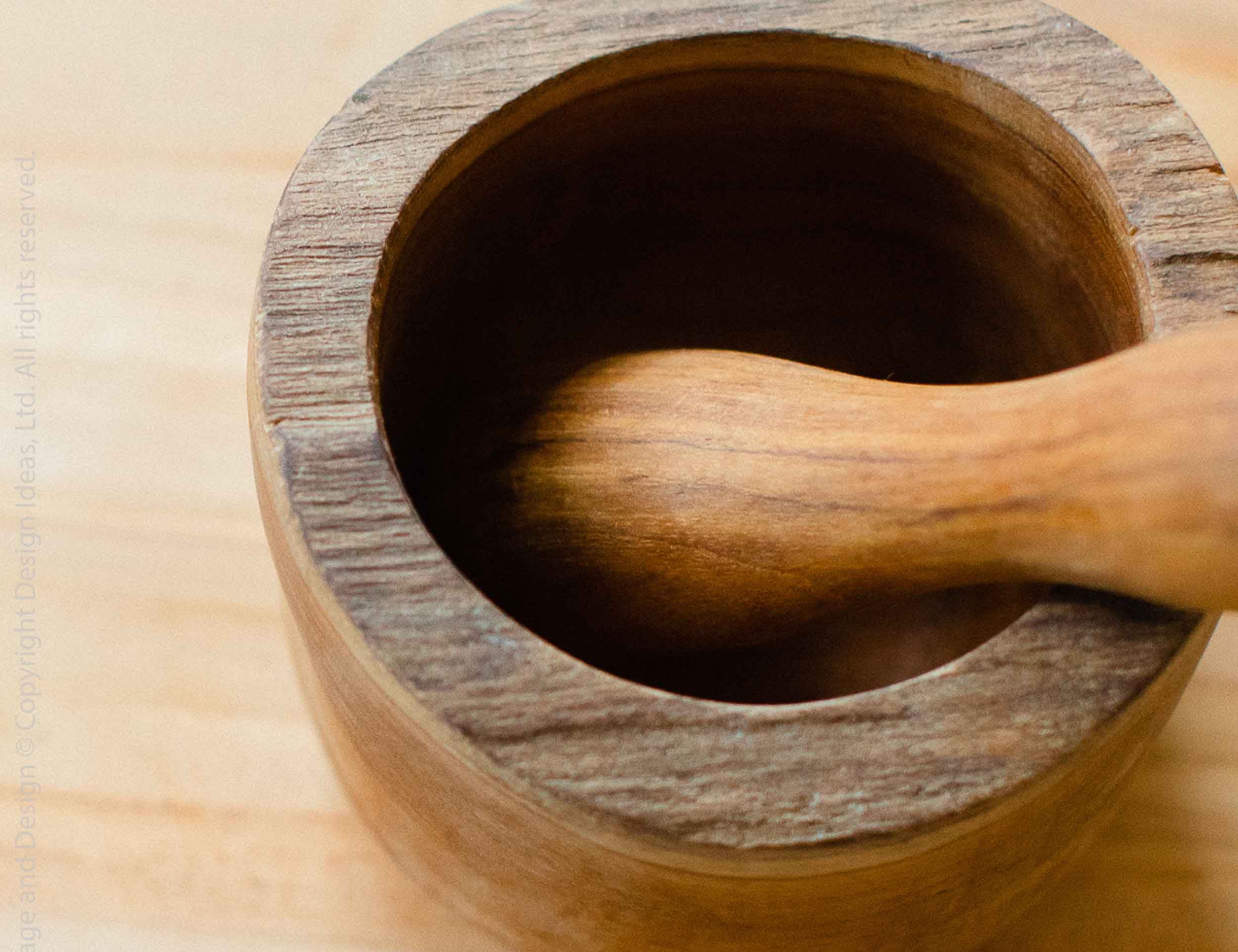 Texxture Takara Teak Root Mortar & Pestle seen from above showing the wood grain